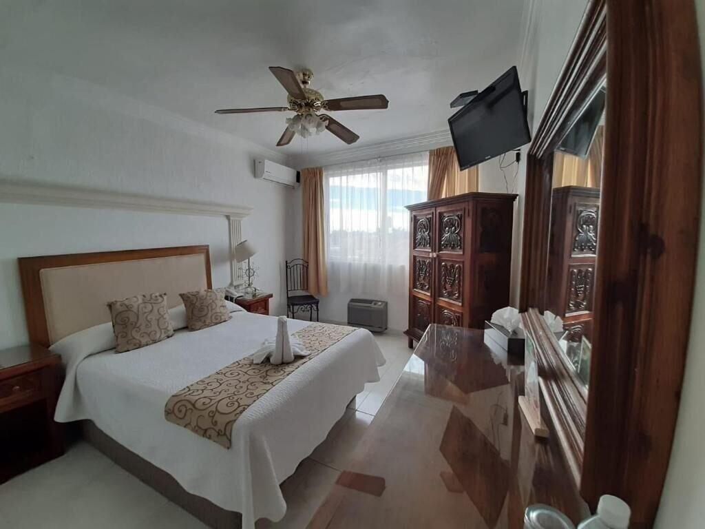Hotel Inn Galerias Aguascalientes Exteriör bild